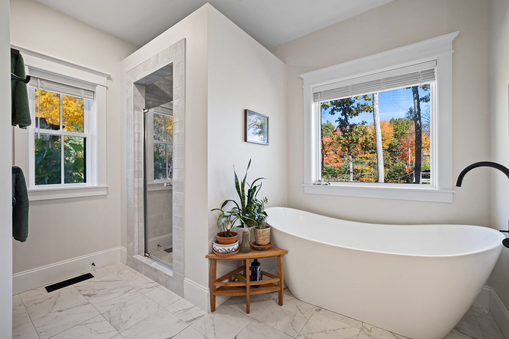 Primary bath with soaking tub